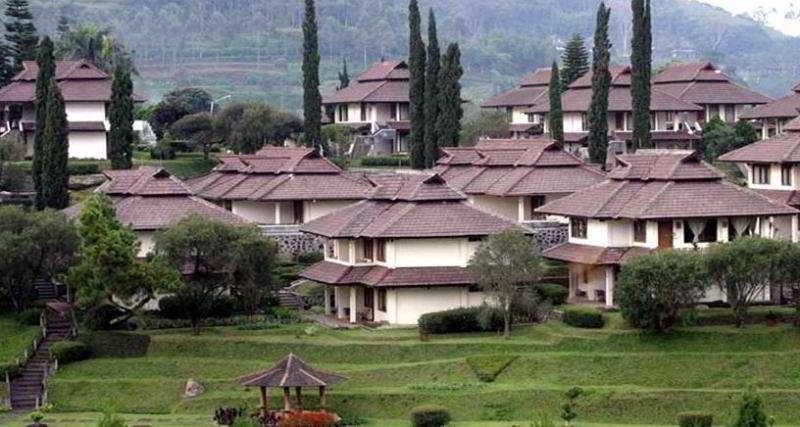 Puteri Gunung Hotel Лембанг Экстерьер фото
