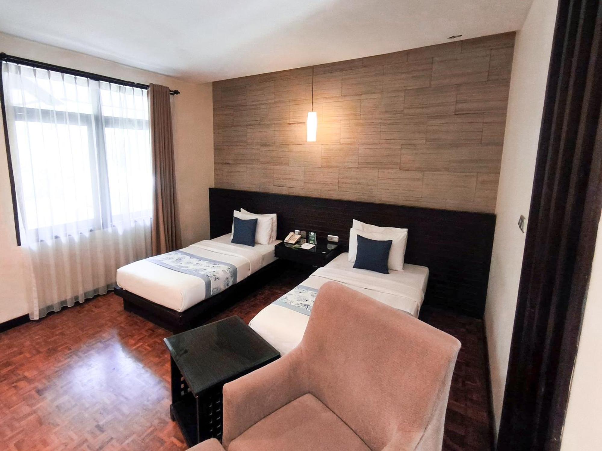 Puteri Gunung Hotel Лембанг Экстерьер фото