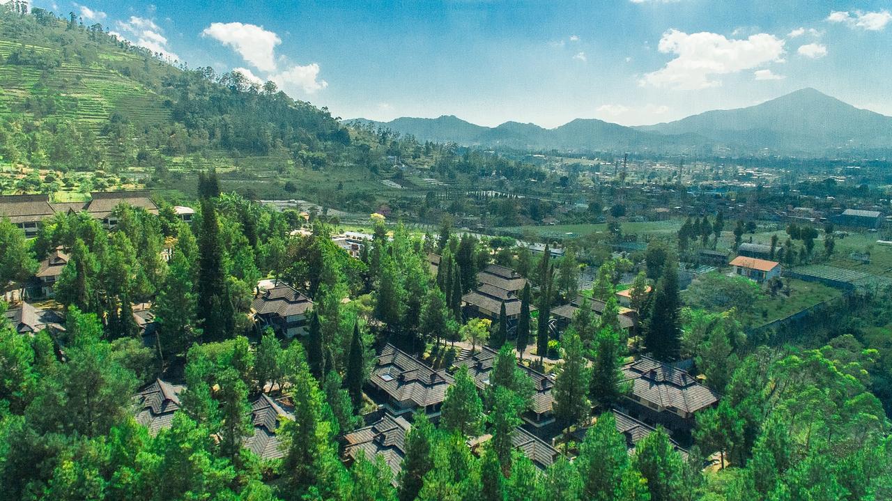 Puteri Gunung Hotel Лембанг Экстерьер фото
