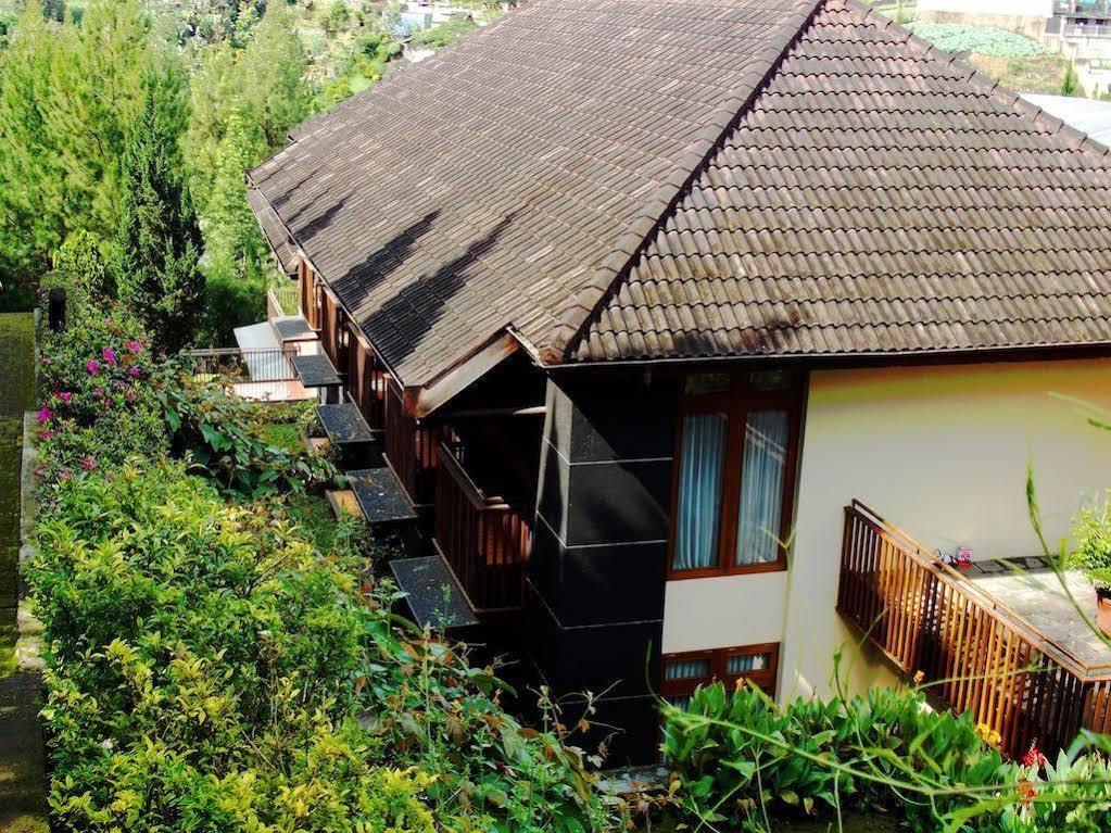 Puteri Gunung Hotel Лембанг Экстерьер фото